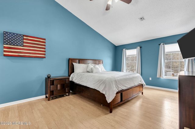 10 Brittany Drive, Bayville, NJ 08721