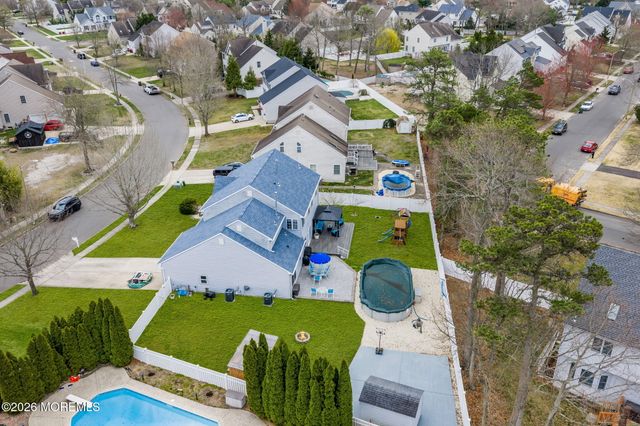 10 Brittany Drive, Bayville, NJ 08721