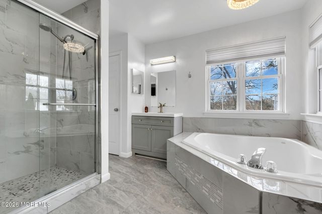 10 Brittany Drive, Bayville, NJ 08721