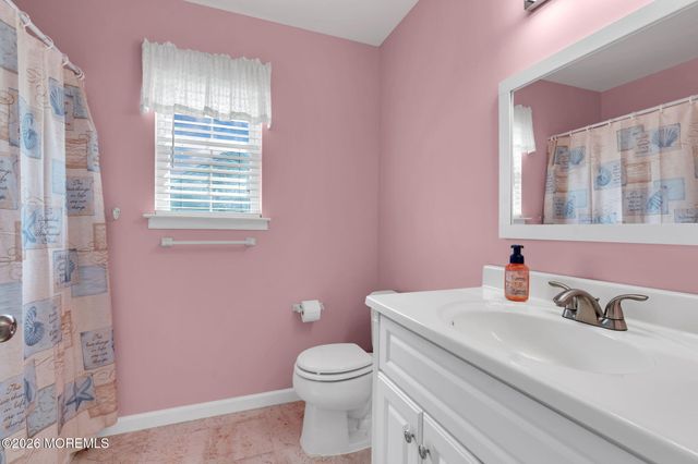 10 Brittany Drive, Bayville, NJ 08721