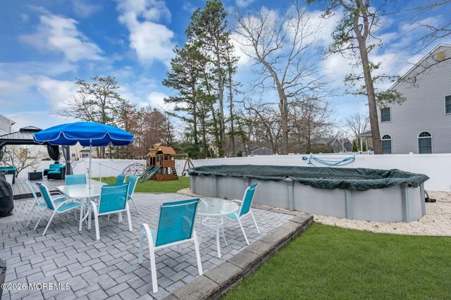 10 Brittany Drive, Bayville, NJ 08721