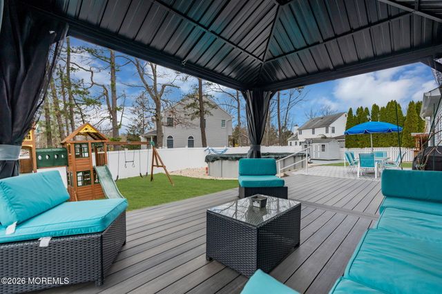 10 Brittany Drive, Bayville, NJ 08721