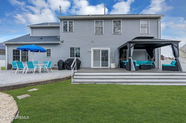 10 Brittany Drive, Bayville, NJ 08721