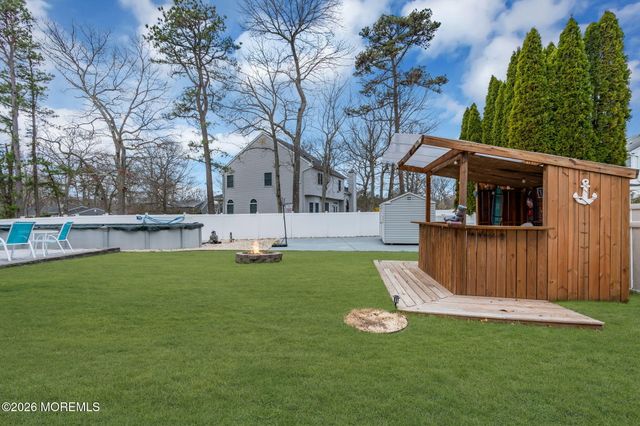 10 Brittany Drive, Bayville, NJ 08721