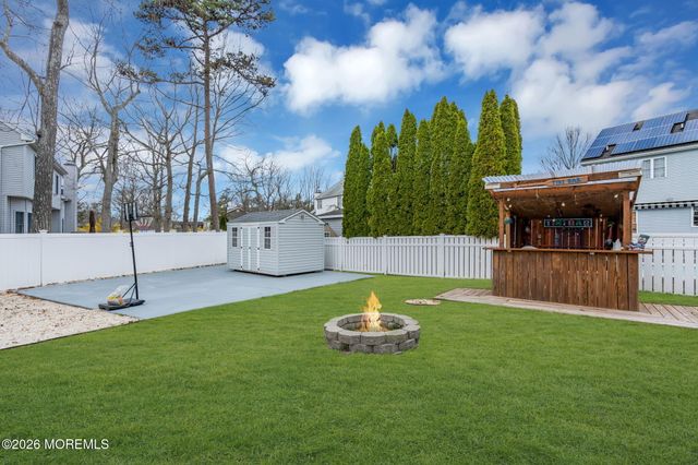10 Brittany Drive, Bayville, NJ 08721