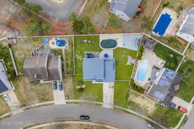 10 Brittany Drive, Bayville, NJ 08721