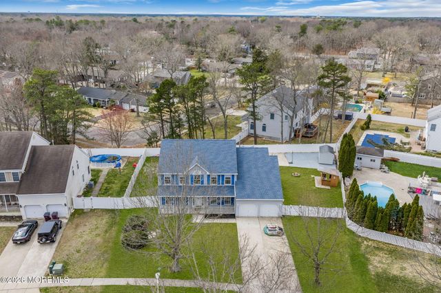 10 Brittany Drive, Bayville, NJ 08721