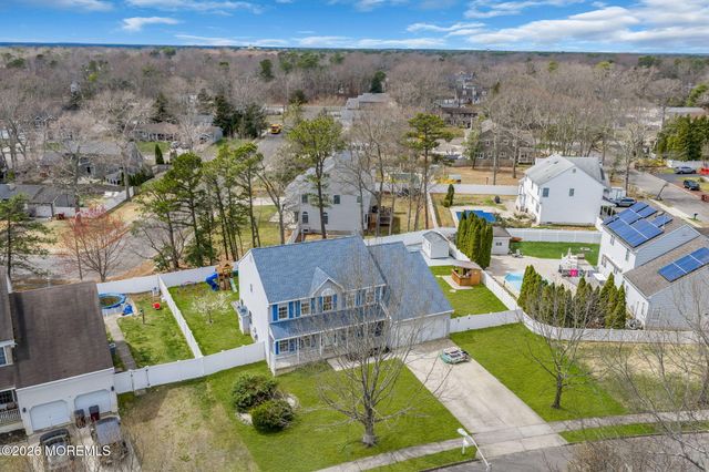 10 Brittany Drive, Bayville, NJ 08721