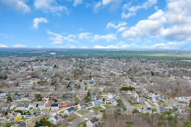 10 Brittany Drive, Bayville, NJ 08721