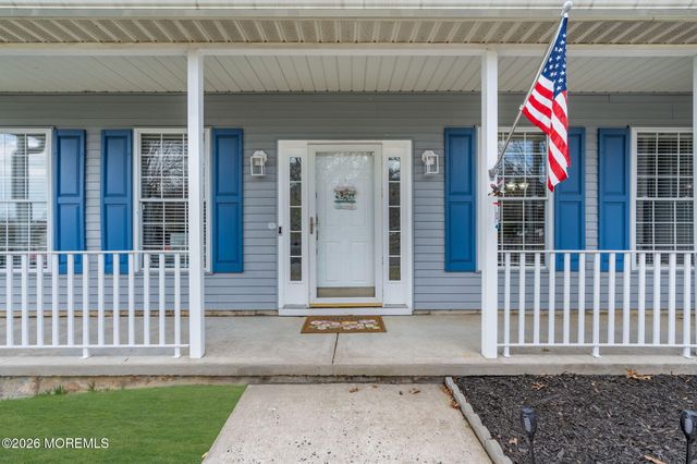10 Brittany Drive, Bayville, NJ 08721