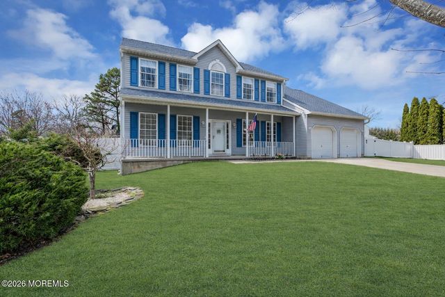 10 Brittany Drive, Bayville, NJ 08721