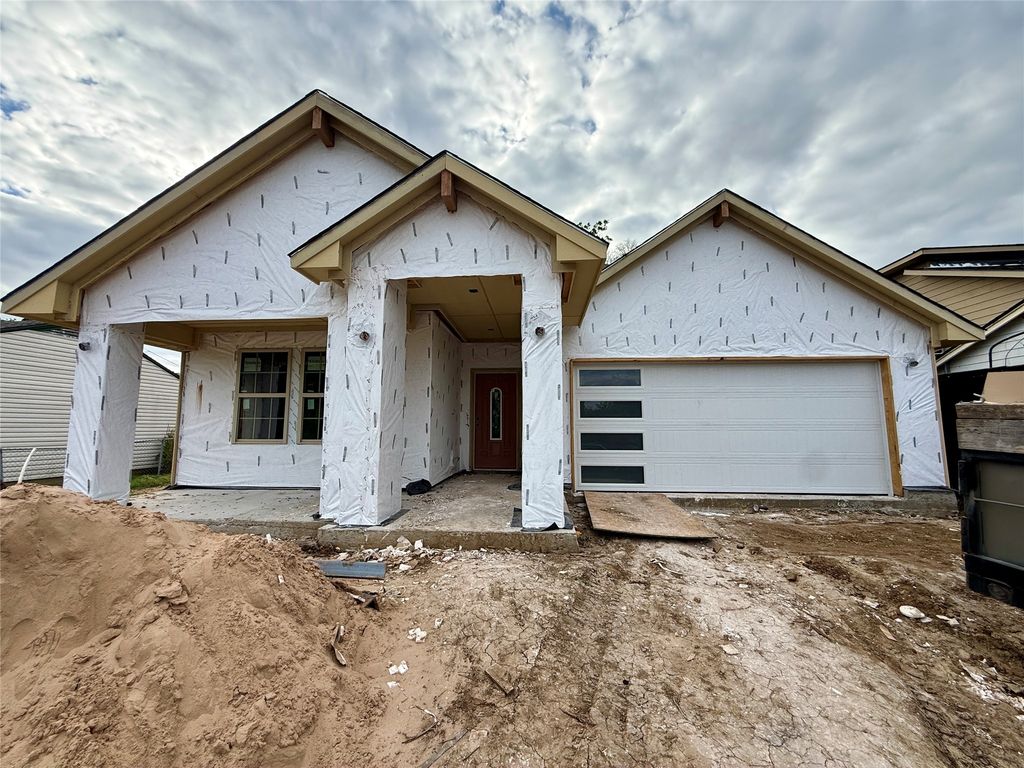 427 32nd Street, Grand Prairie, TX 75050
