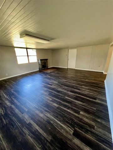 802 E Stadium Court, Friendswood, TX 77546