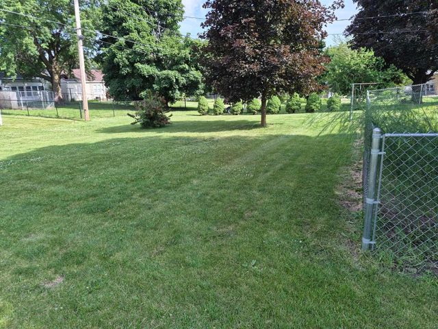 28 9th Ave SE, Oelwein, IA 50662