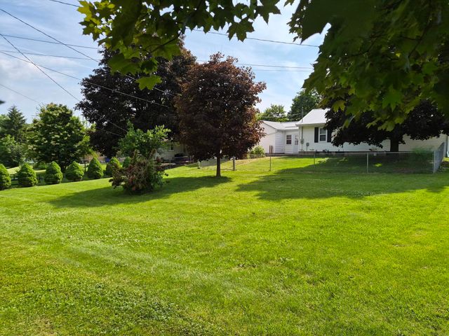 28 9th Ave SE, Oelwein, IA 50662