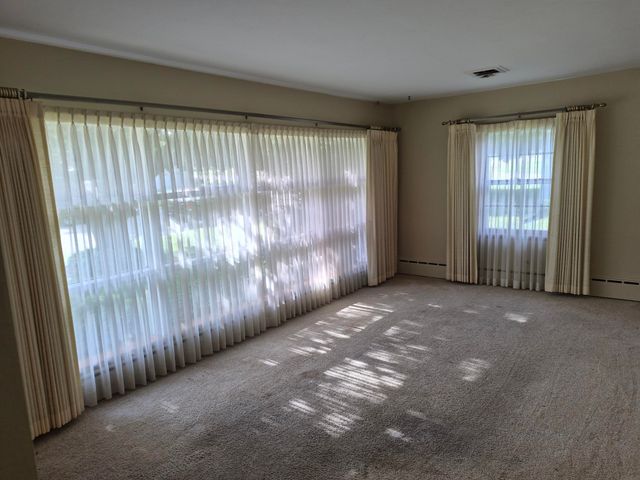 28 9th Ave SE, Oelwein, IA 50662