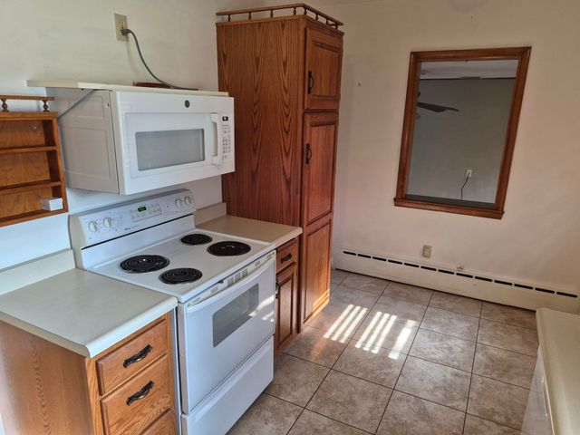 28 9th Ave SE, Oelwein, IA 50662