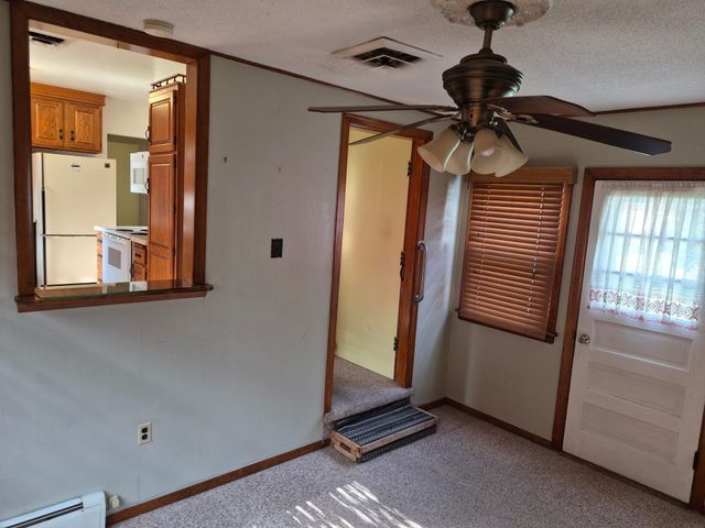 28 9th Ave SE, Oelwein, IA 50662