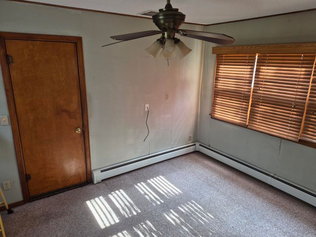 28 9th Ave SE, Oelwein, IA 50662