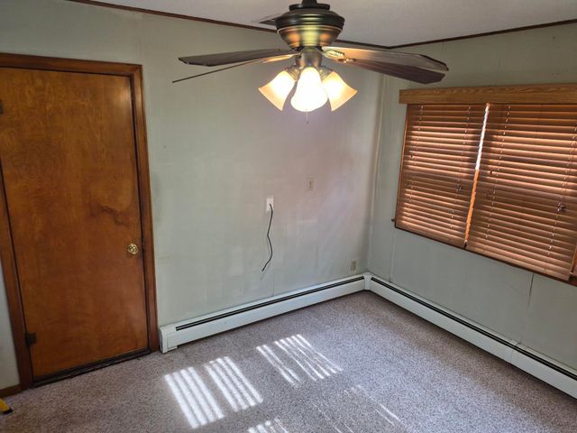 28 9th Ave SE, Oelwein, IA 50662
