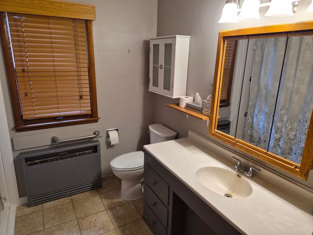 28 9th Ave SE, Oelwein, IA 50662
