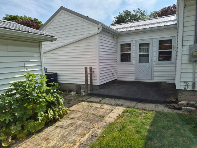 28 9th Ave SE, Oelwein, IA 50662