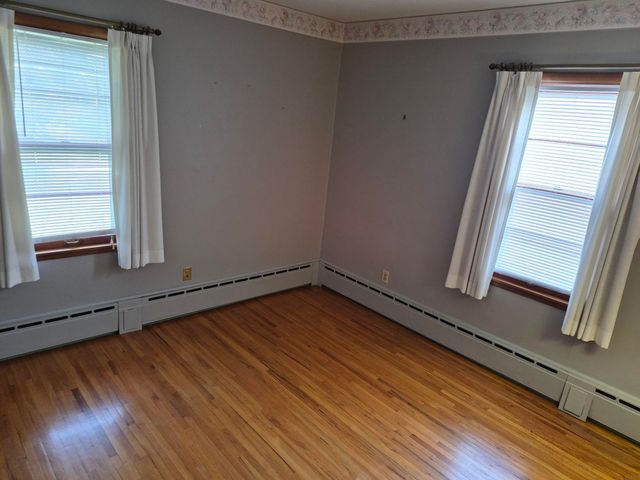 28 9th Ave SE, Oelwein, IA 50662