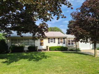 28 9th Ave SE, Oelwein, IA 50662