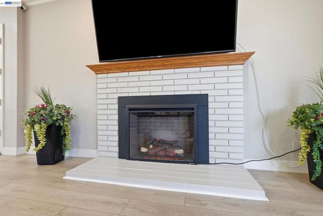 2394 Tahiti St, Hayward, CA 94545