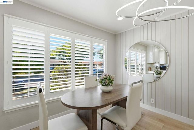 2394 Tahiti St, Hayward, CA 94545