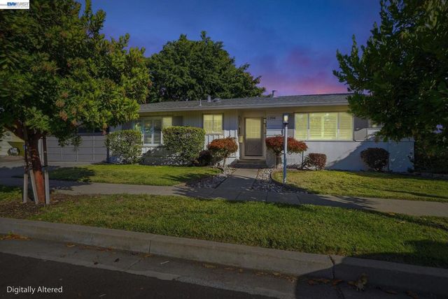 2394 Tahiti St, Hayward, CA 94545