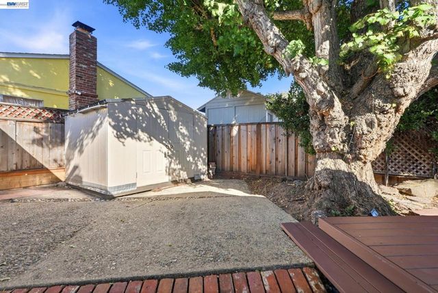 2394 Tahiti St, Hayward, CA 94545