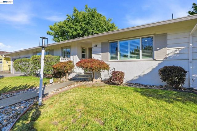 2394 Tahiti St, Hayward, CA 94545