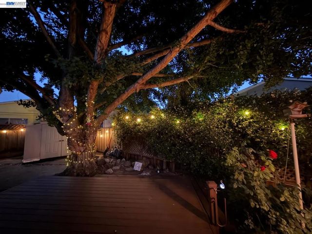 2394 Tahiti St, Hayward, CA 94545
