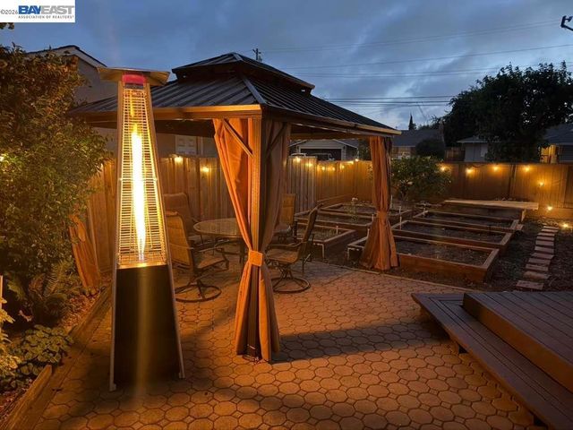 2394 Tahiti St, Hayward, CA 94545