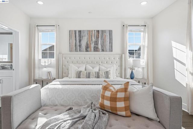 37629 37629 Breakers Rd, Newark, CA 94560