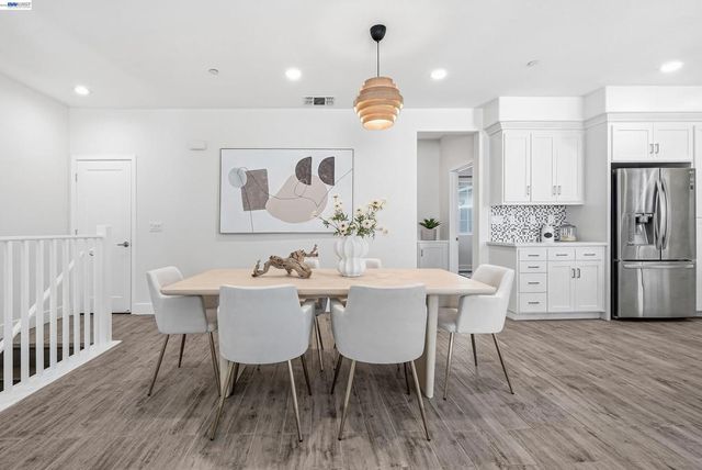 37629 37629 Breakers Rd, Newark, CA 94560