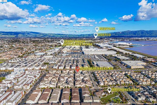 37629 37629 Breakers Rd, Newark, CA 94560