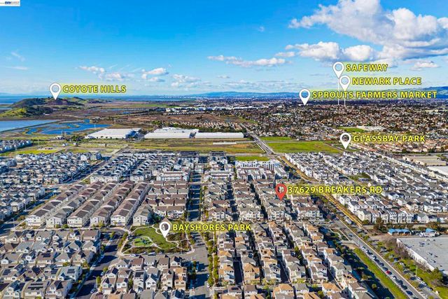 37629 37629 Breakers Rd, Newark, CA 94560