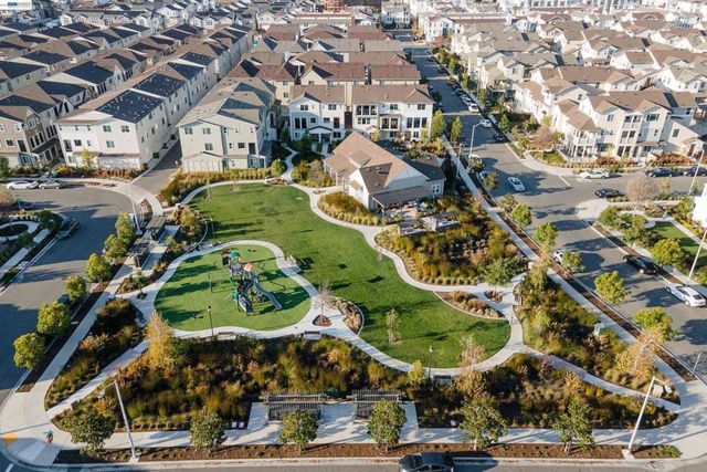 37629 37629 Breakers Rd, Newark, CA 94560