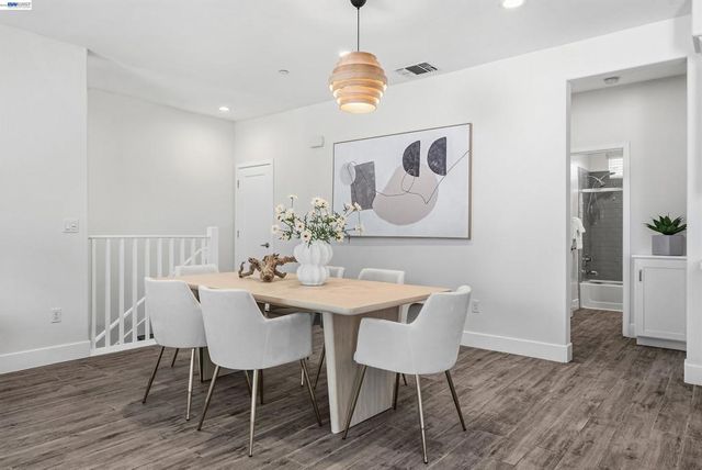 37629 37629 Breakers Rd, Newark, CA 94560