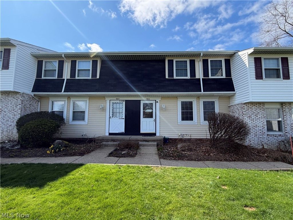 1934 Higby Drive A, Stow, OH 44224