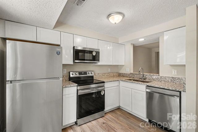 5912 Bayswater Lane, Charlotte, NC 28212