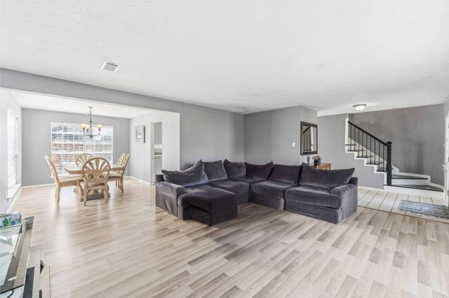 1207 Hollowood Lane, Missouri City, TX 77489