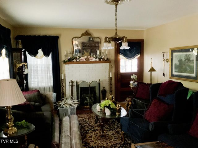 1225 Erwin Highway, Greeneville, TN 37745