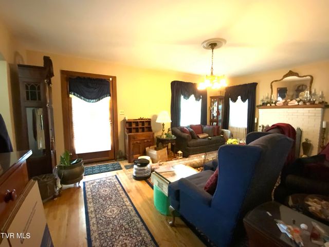1225 Erwin Highway, Greeneville, TN 37745