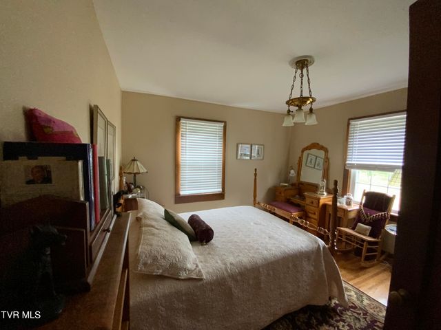 1225 Erwin Highway, Greeneville, TN 37745