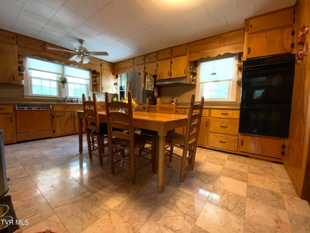1225 Erwin Highway, Greeneville, TN 37745