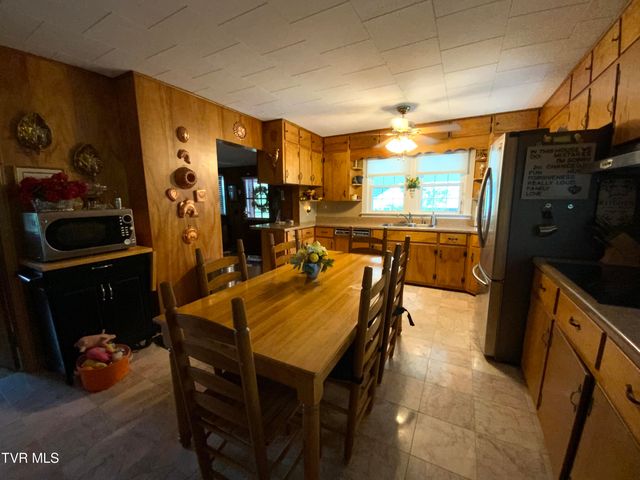 1225 Erwin Highway, Greeneville, TN 37745
