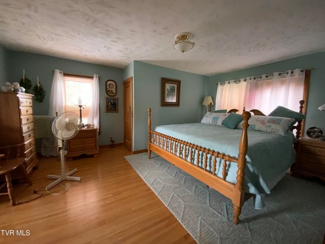 1225 Erwin Highway, Greeneville, TN 37745